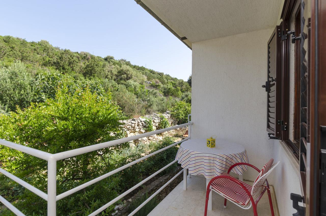 Apartments Ante Vinišće Buitenkant foto