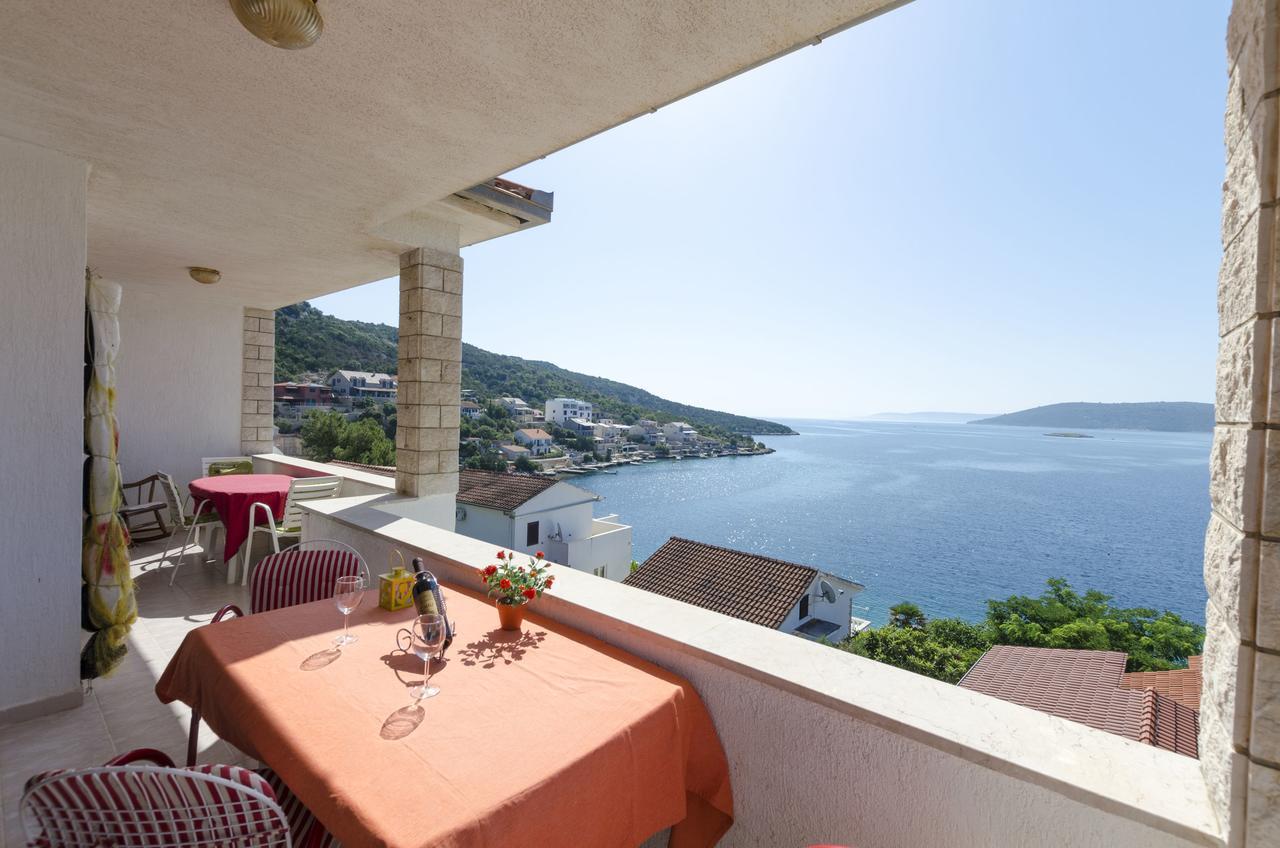 Apartments Ante Vinišće Buitenkant foto